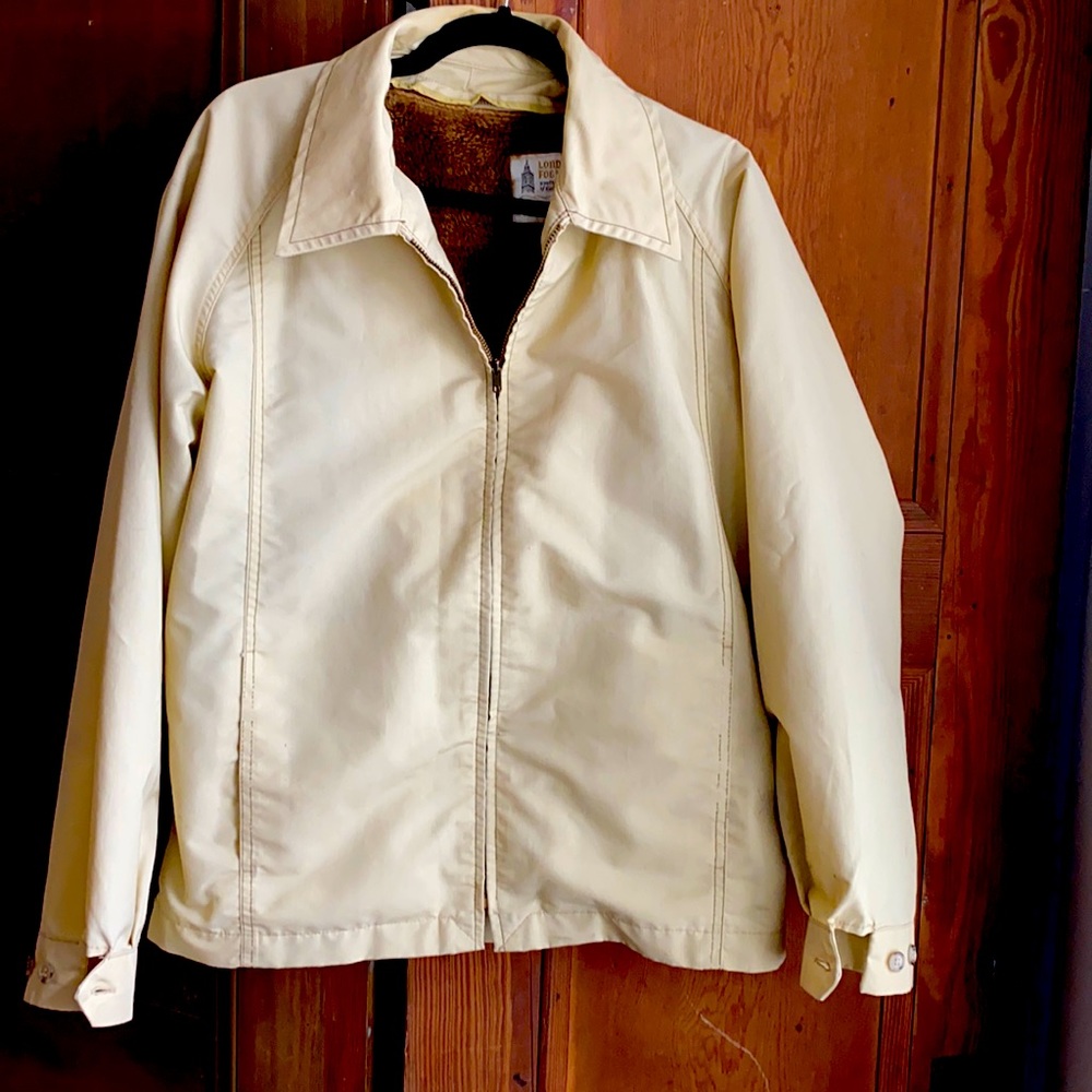 Vintage Men’s London Fog Khaki Jacket with furry warm inside. Sz 40 Reg